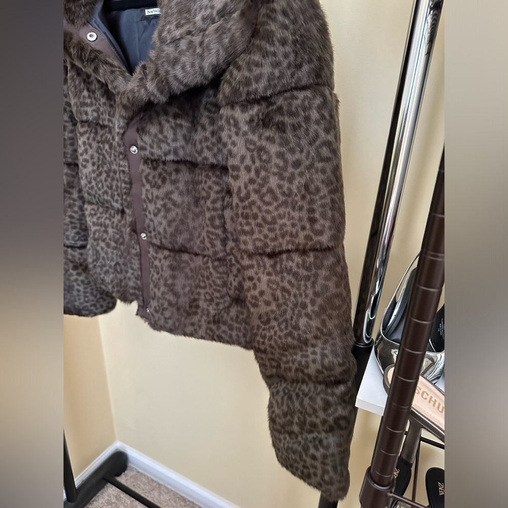 Abercrombie & Fitch mini puffer jacket leopard print - Picture 6 of 8